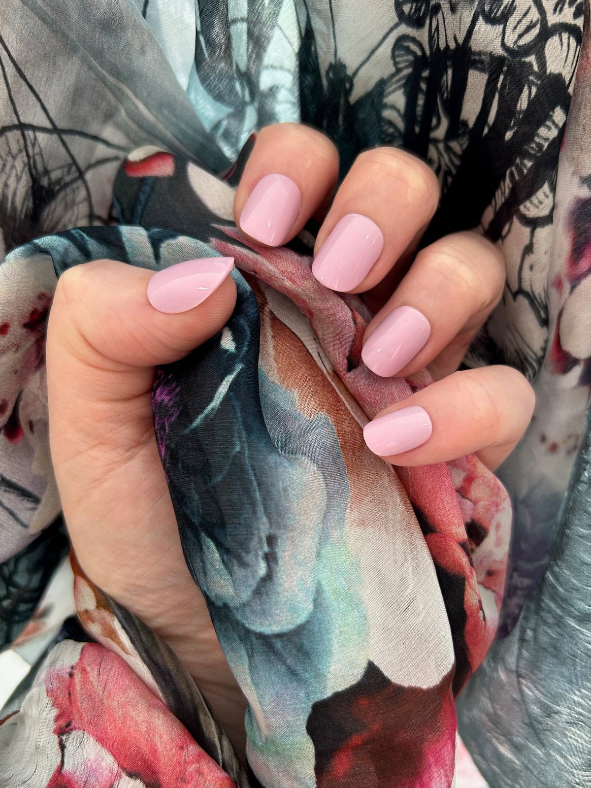 Fairy Floss Press-On Nails (short oval)
