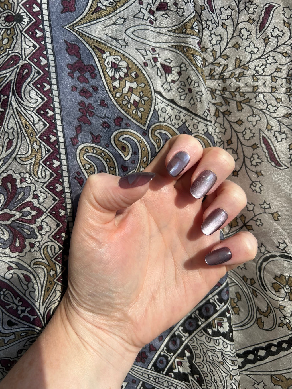 Moonbeam handmade Press-On Nails (medium oval) - MEDIUM NAIL SIZE