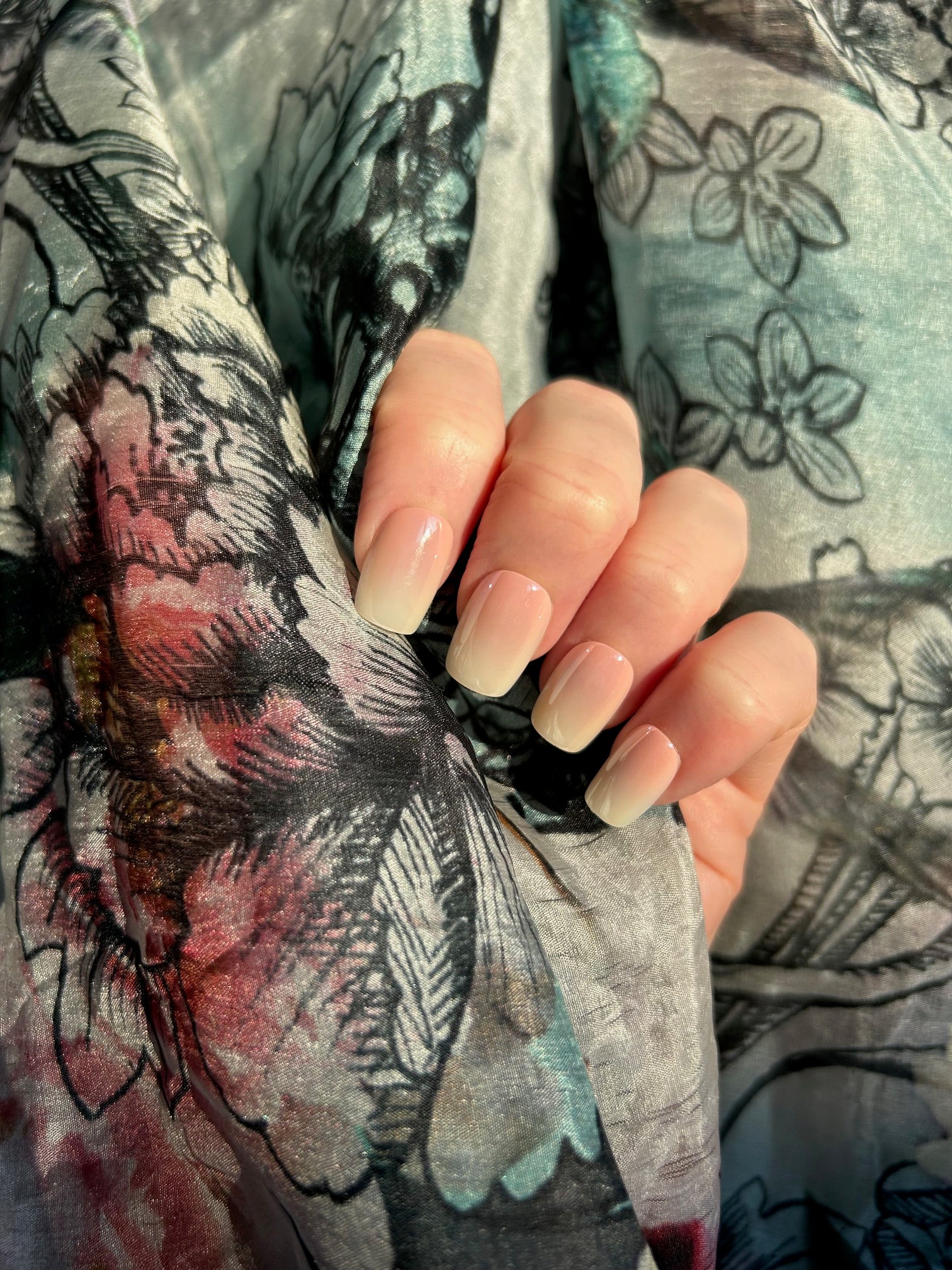 Afterglow Press-On Nails (medium square)