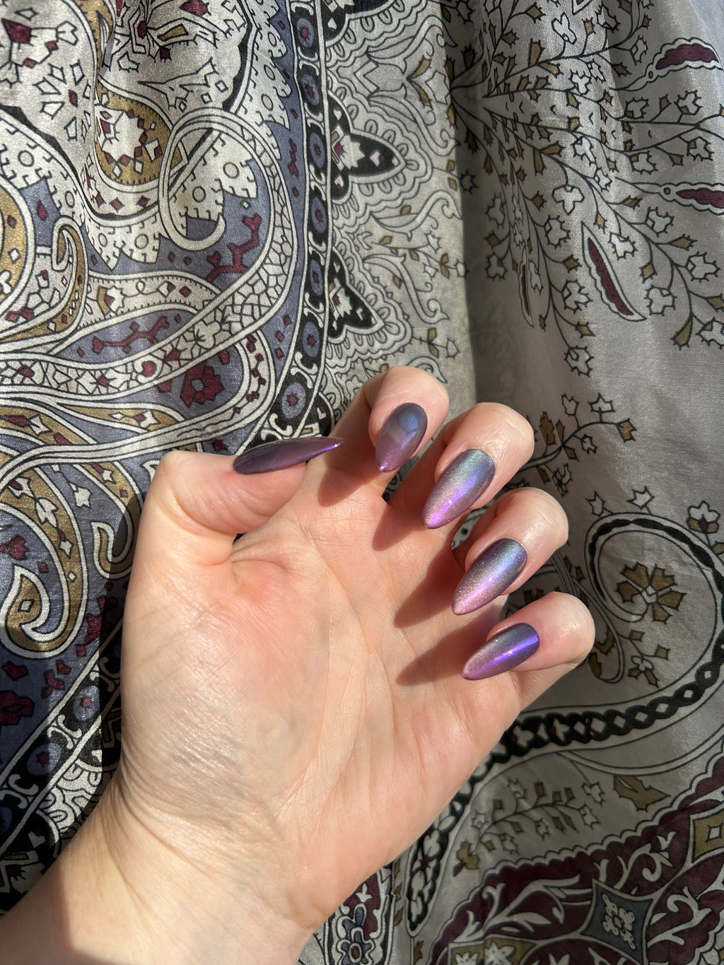 Electric Aura handmade Press-On Nails (long almond) - MEDIUM NAIL SIZE