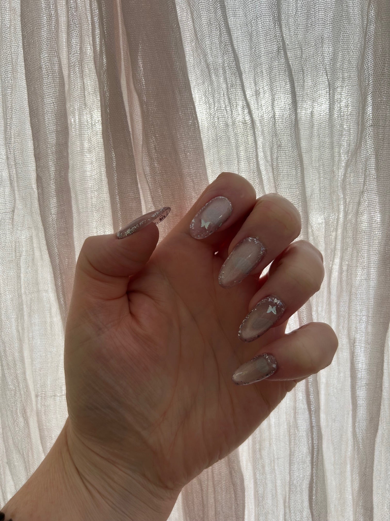 Flutterby handmade Press-On Nails (medium oval) - LARGE NAIL SIZE