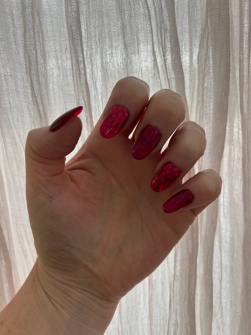Ruby Sparkles handmade Press-On Nails (medium oval) - MEDIUM NAIL SIZE