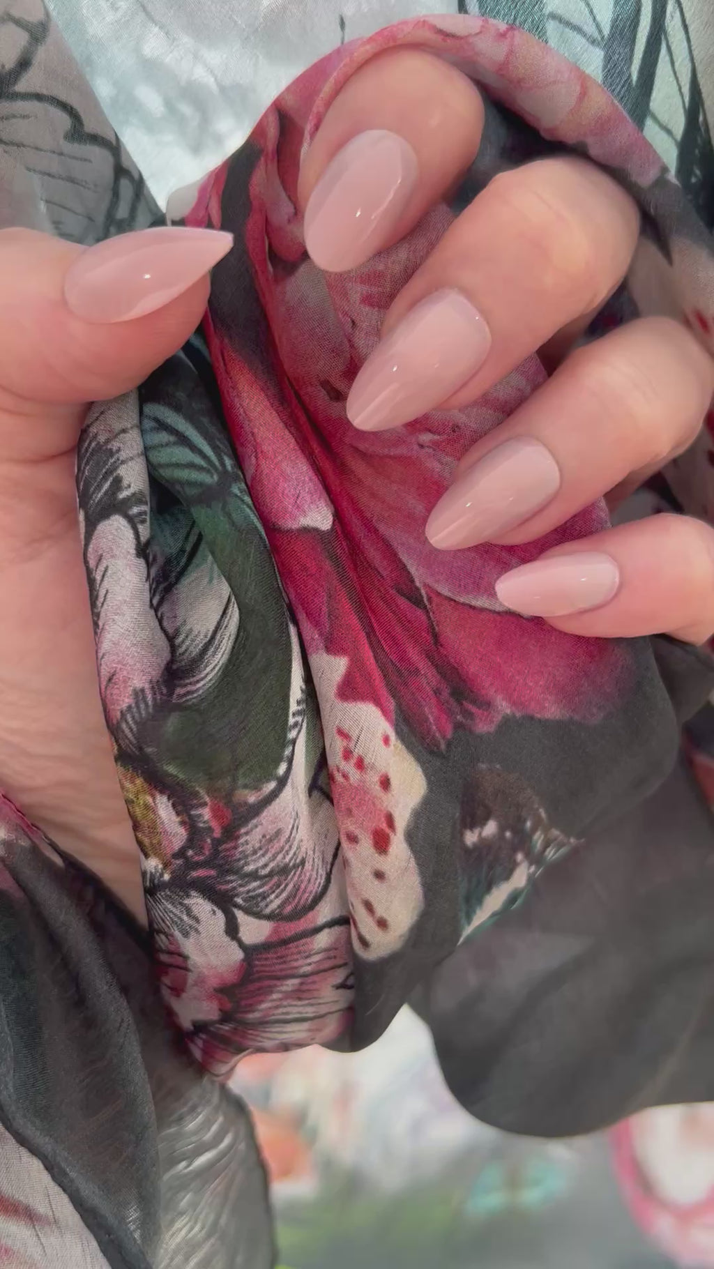 Ballet Babe Press-On Nails (medium almond)